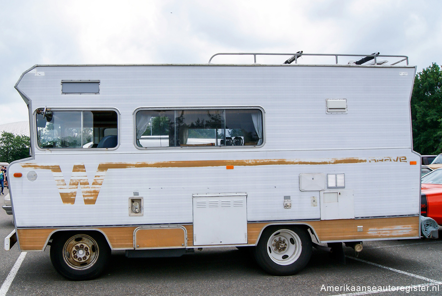 Dodge Winnebago Brave uit 1973